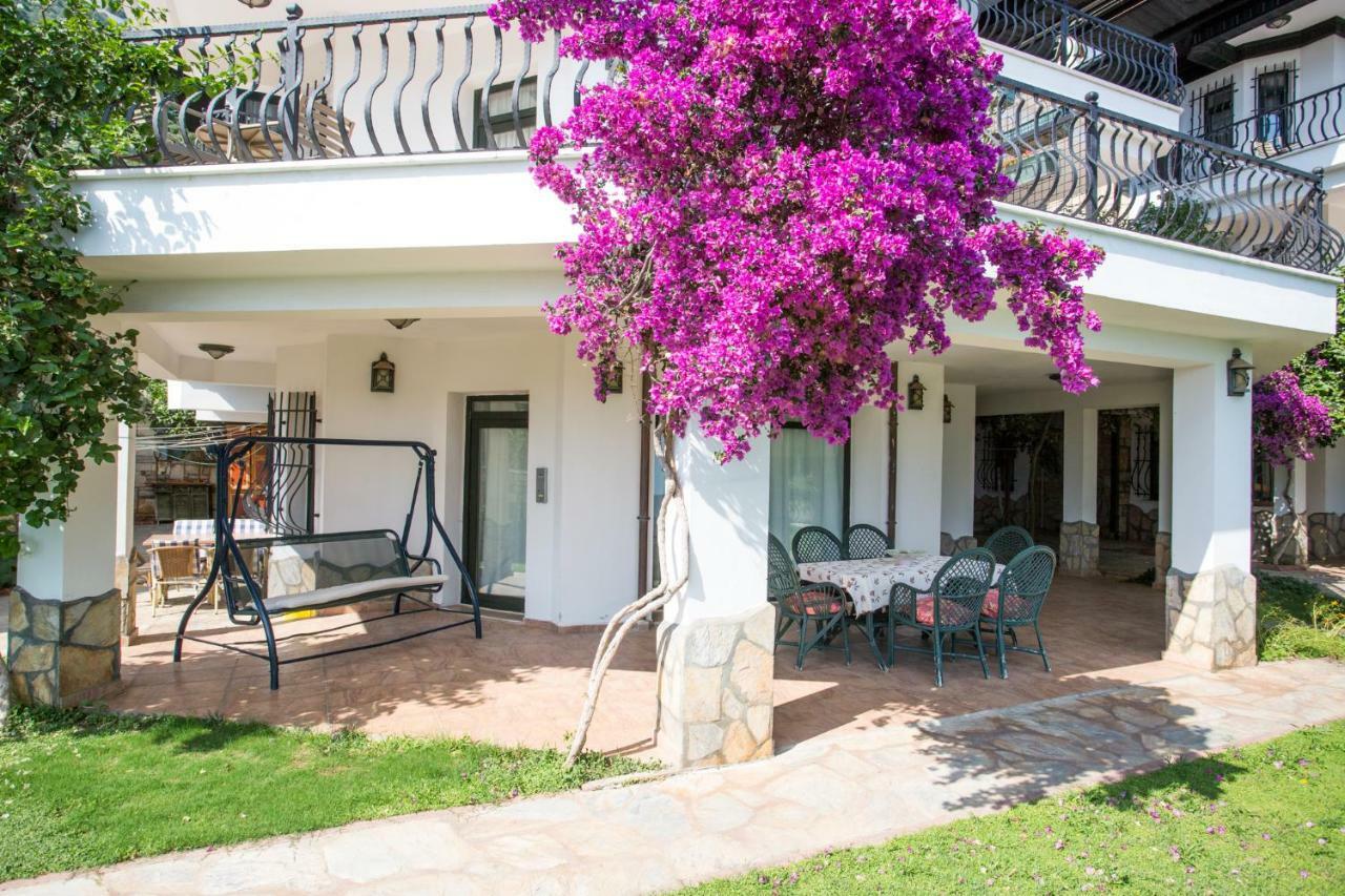 Two-Bedroom Apartment with Garden and Sea View,1162369557:JPEG